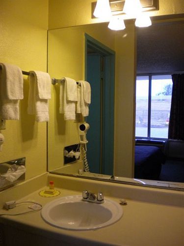 Bossier Inn And Suites بوسير سيتي المظهر الخارجي الصورة
